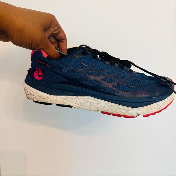 WOMEN'S TOPO ATHLETIC W-MAGNIFLY 2 NAVY/PINK - Picture 1 of 10